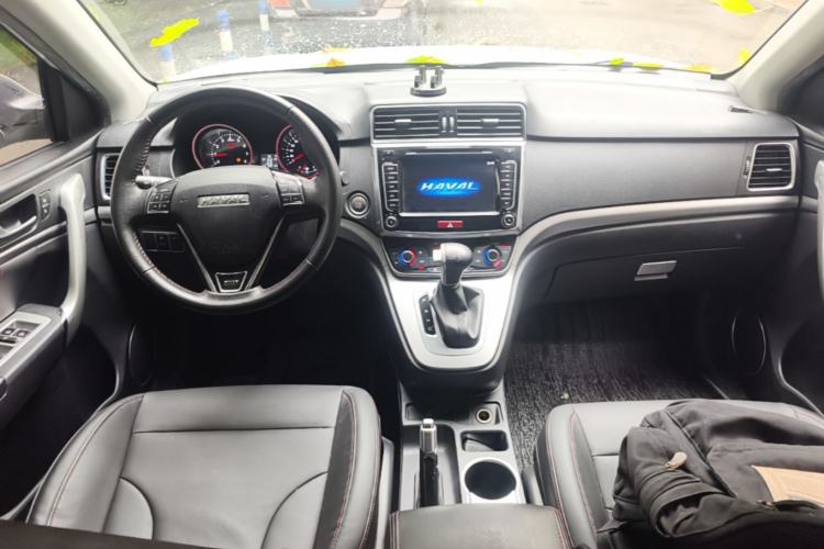 Used Haval M6 2018 Revised Version 1.5T DCT Two-Wheel Drive Elite Edition Center Console