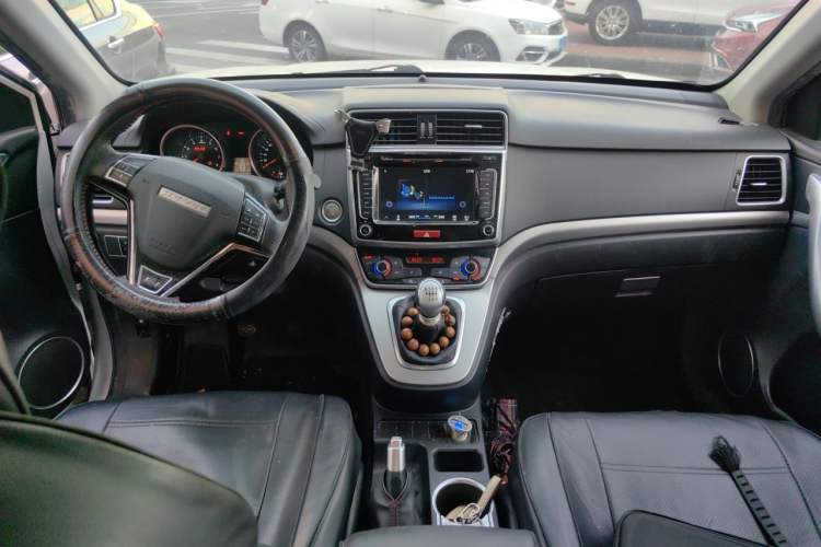 Used Haval M6 2018 1.5T Manual Two-Wheel Drive Elite Model Center Console
