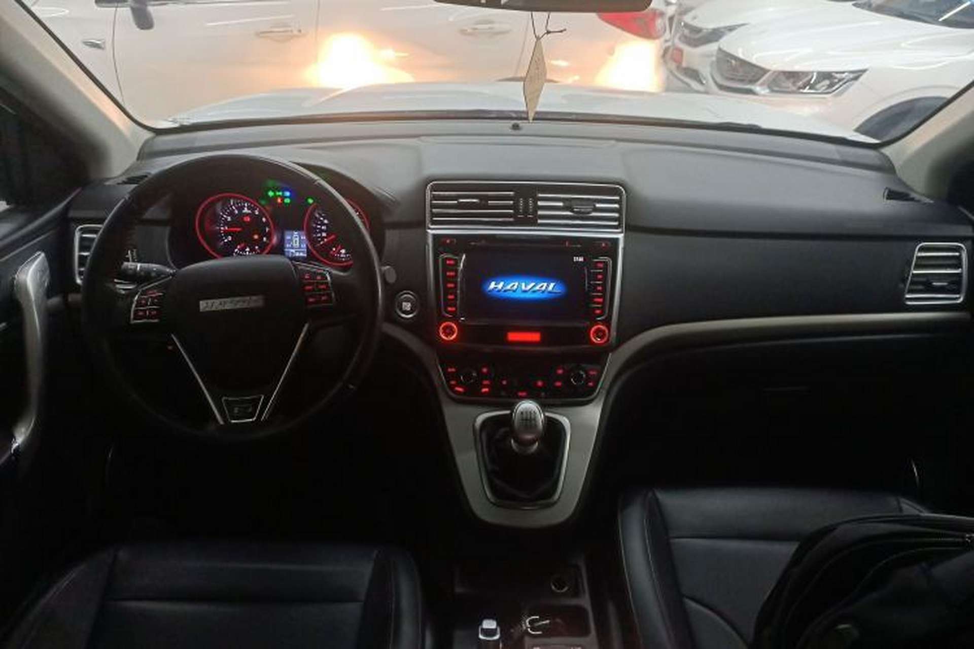 Used Haval M6 2018 1.5T Manual Two-Wheel Drive Elite Model Center Console