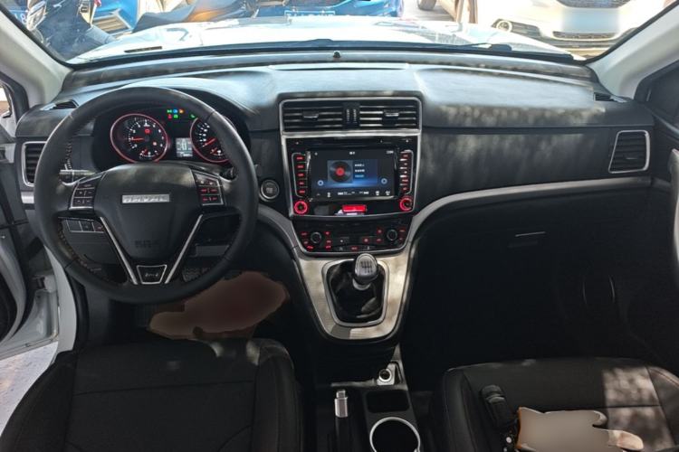 Used Haval M6 2018 1.5T Manual Two-Wheel Drive Elite Model Center Console
