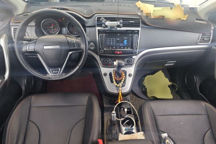 Used Haval M6 2018 Revised Version 1.5T DCT Two-Wheel Drive Elite Edition Center Console