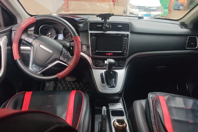 Used Haval M6 2018 Revised Version 1.5T DCT Two-Wheel Drive Elite Edition Center Console