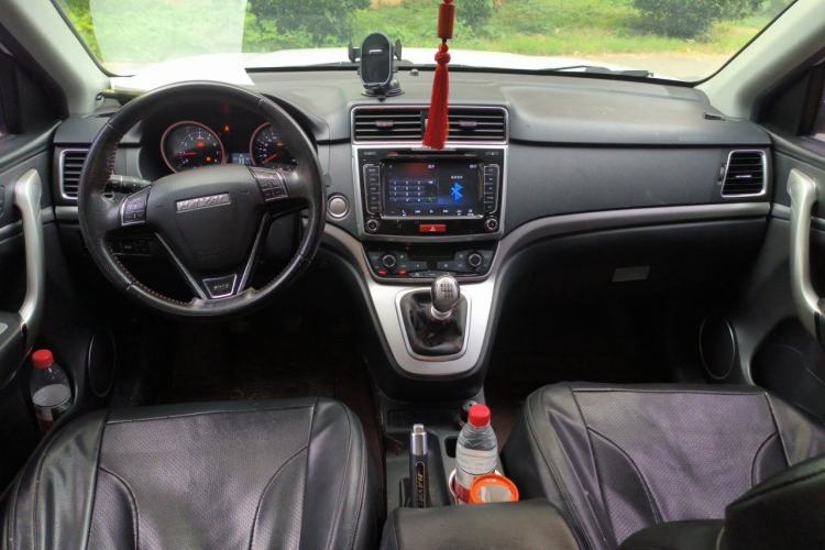 Used Haval M6 2018 1.5T Manual Two-Wheel Drive Elite Model Center Console