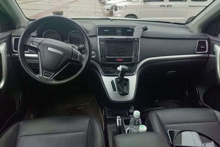 Used Haval M6 2018 Revised Version 1.5T DCT Two-Wheel Drive Elite Edition Center Console