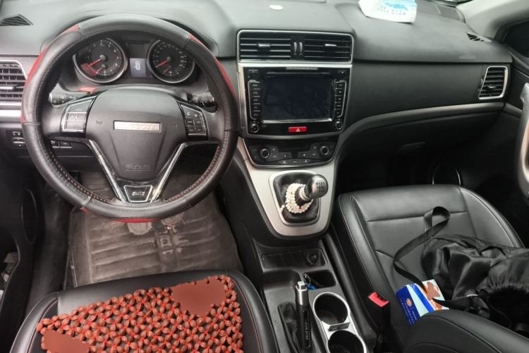 Used Haval M6 2018 1.5T Manual Two-Wheel Drive Elite Model Center Console