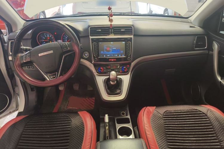 Used Haval M6 2018 1.5T Manual Two-Wheel Drive Elite Model Center Console