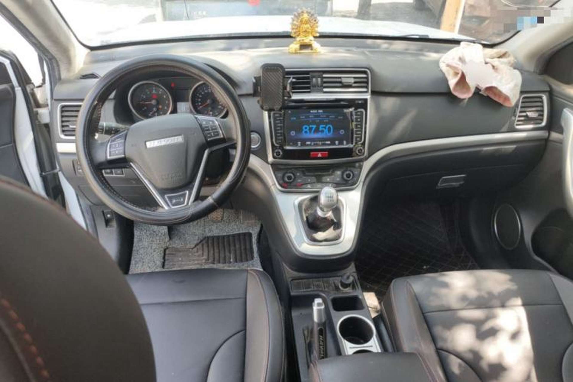 Used Haval M6 2018 1.5T Manual Two-Wheel Drive Elite Model Center Console