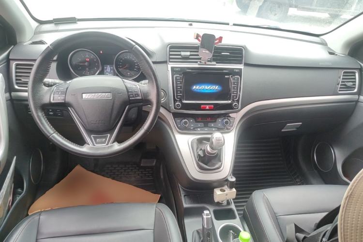 Used Haval M6 2018 1.5T Manual Two-Wheel Drive Elite Model Center Console