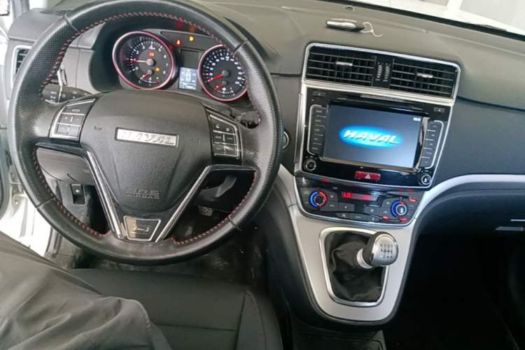 Used Haval M6 2018 1.5T Manual Two-Wheel Drive Elite Model Center Console