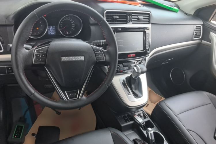 Used Haval M6 2018 Revised Version 1.5T DCT Two-Wheel Drive Elite Edition Center Console