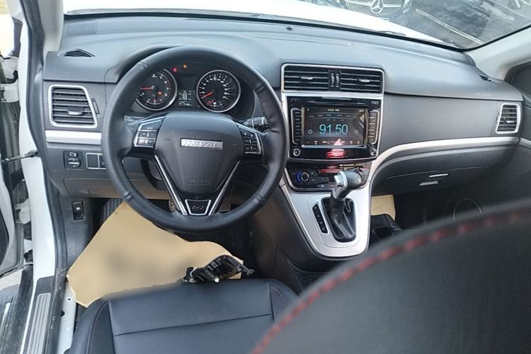 Used Haval M6 2018 Revised Version 1.5T DCT Two-Wheel Drive Elite Edition Center Console