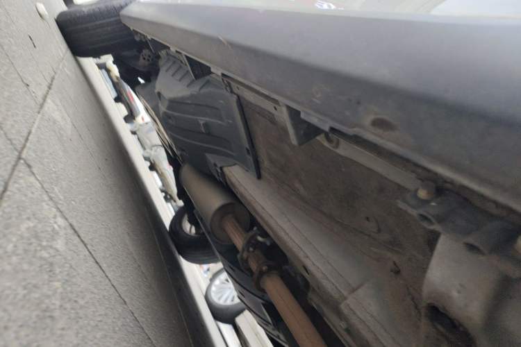 Used Haval M6 2018 1.5T Manual Two-Wheel Drive Elite Model Chassis Front Right
