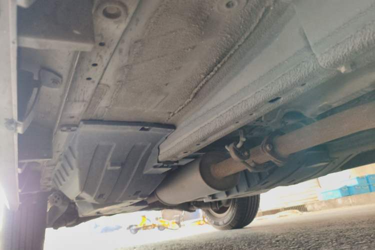 Used Haval M6 2018 1.5T Manual Two-Wheel Drive Elite Model Chassis Front Right