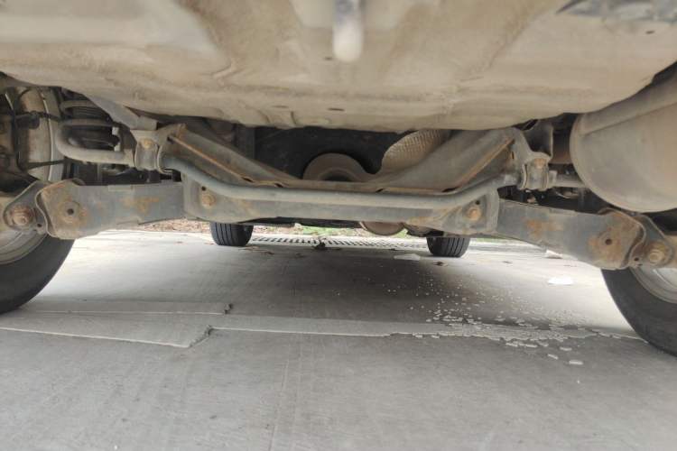 Used Haval M6 2018 Revised Version 1.5T DCT Two-Wheel Drive Elite Edition Chassis Rear