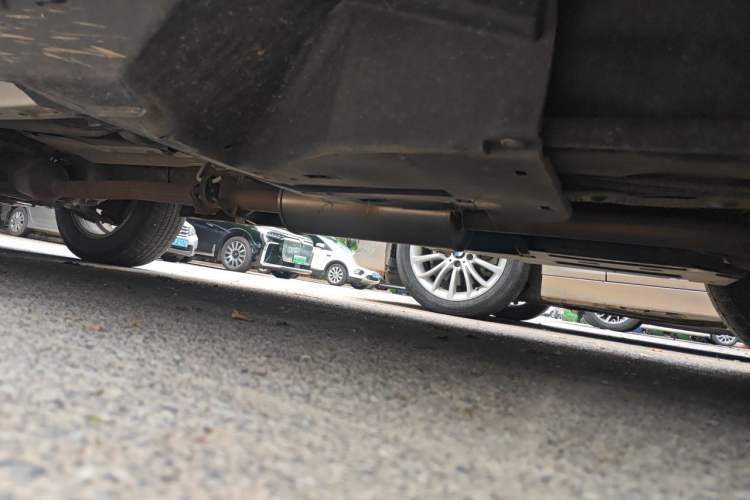 Used Haval M6 2018 Revised Version 1.5T DCT Two-Wheel Drive Elite Edition Chassis Rear Left