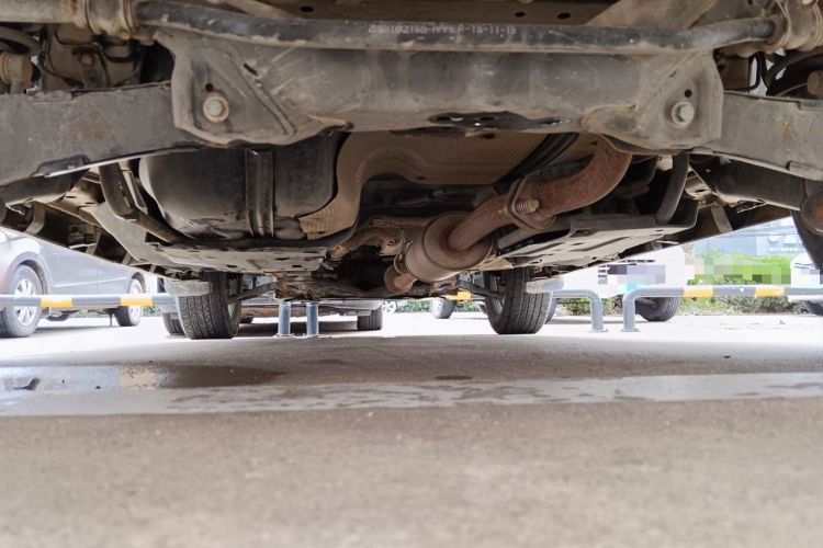 Used Haval M6 2018 1.5T Manual Two-Wheel Drive Elite Model Chassis Rear
