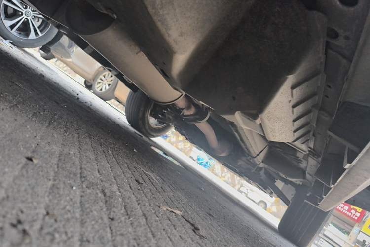 Used Haval M6 2018 1.5T DCT Two-Wheel Drive Elite Model Chassis Rear Right