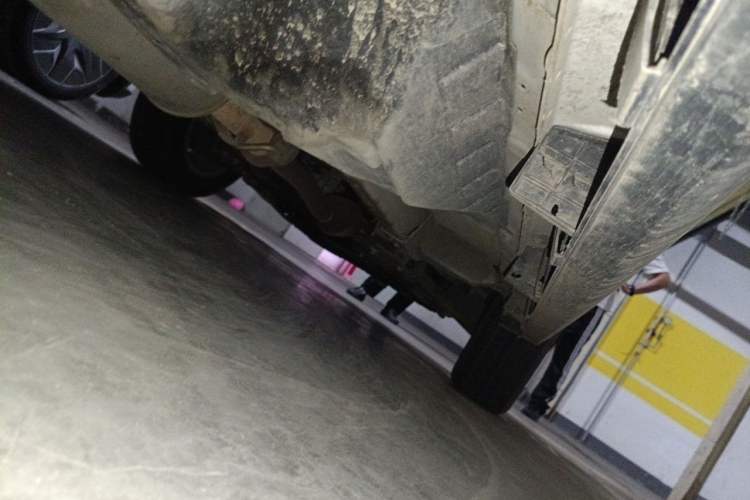 Used Haval M6 2018 1.5T DCT Two-Wheel Drive Elite Model Chassis Rear Right
