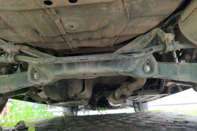 Used Haval M6 2018 Revised Version 1.5T DCT Two-Wheel Drive Elite Edition Chassis Rear