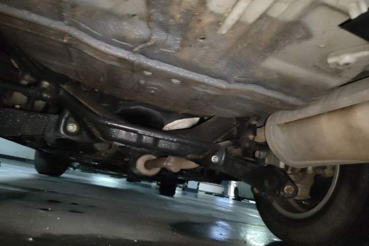 Used Haval M6 2018 1.5T Manual Two-Wheel Drive Elite Model Chassis Rear