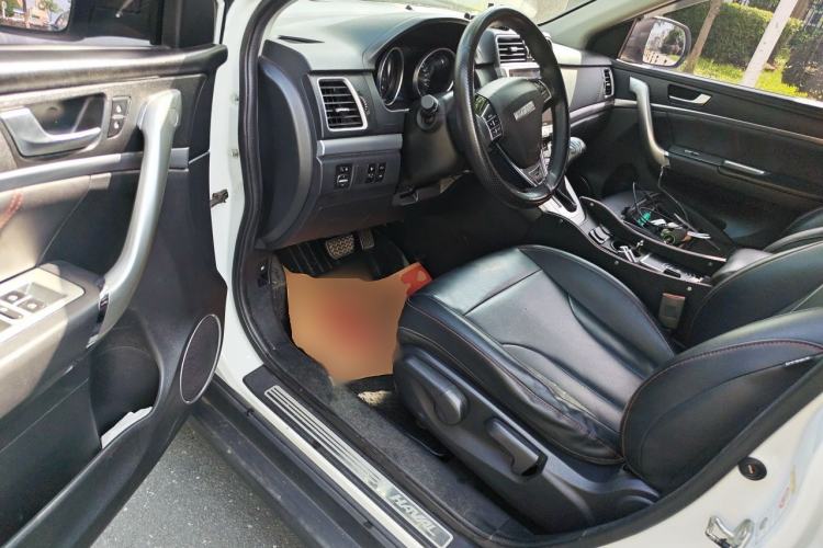 Used Haval M6 2018 Revised Version 1.5T DCT Two-Wheel Drive Elite Edition Driver Seat