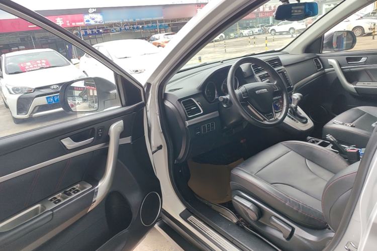 Used Haval M6 2018 Revised Version 1.5T DCT Two-Wheel Drive Elite Edition Driver Seat