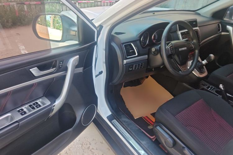 Used Haval M6 2018 1.5T Manual Two-Wheel Drive Urban Model Driver Seat