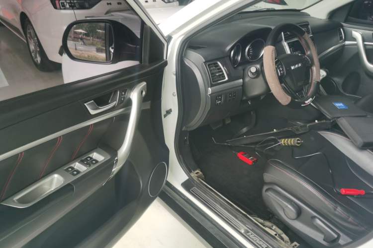 Used Haval M6 2018 Revised Version 1.5T DCT Two-Wheel Drive Elite Edition Driver Seat