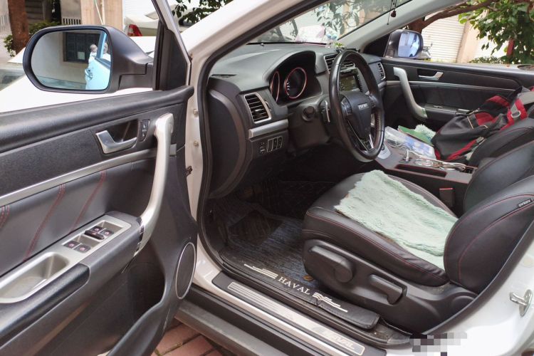 Used Haval M6 2018 Revised Version 1.5T DCT Two-Wheel Drive Elite Edition Driver Seat