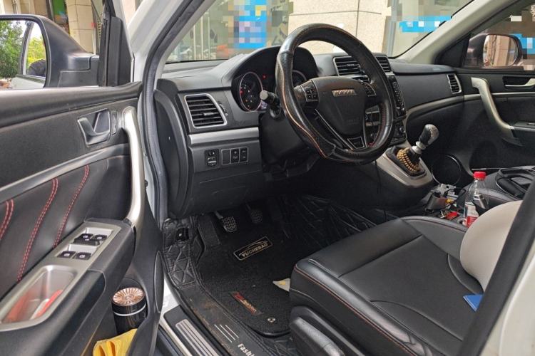 Used Haval M6 2018 1.5T Manual Two-Wheel Drive Elite Model Driver Seat