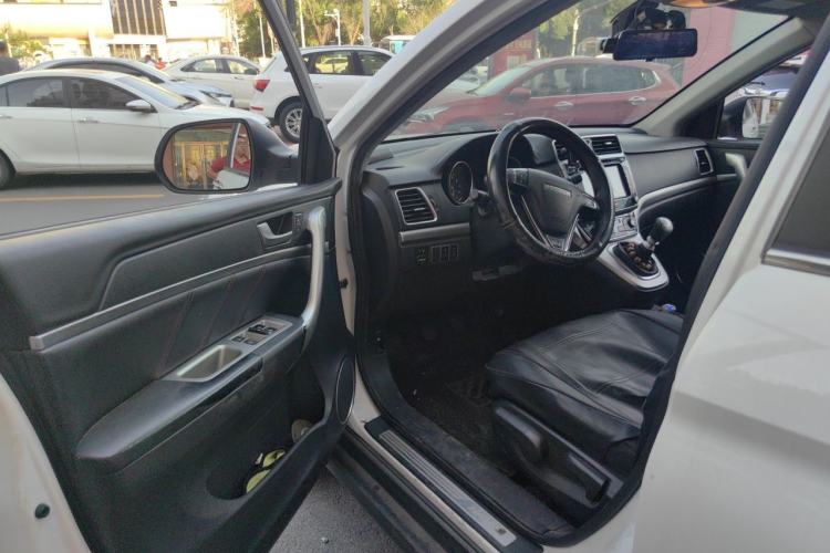 Used Haval M6 2018 1.5T Manual Two-Wheel Drive Elite Model Driver Seat