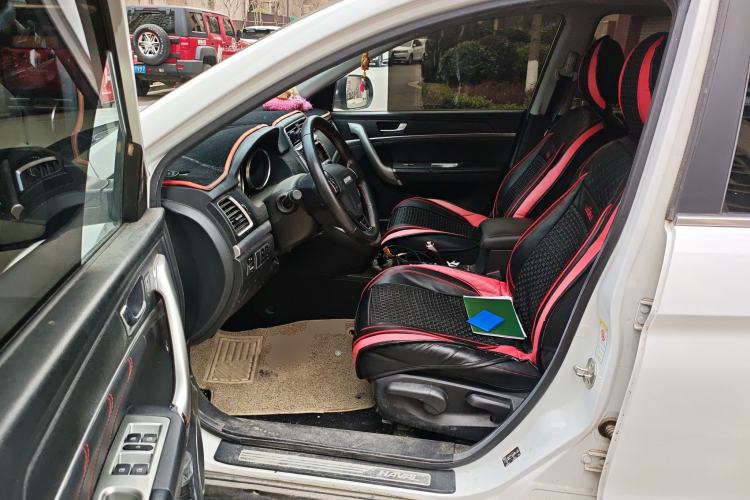 Used Haval M6 2018 1.5T DCT Two-Wheel Drive Elite Model Driver Seat
