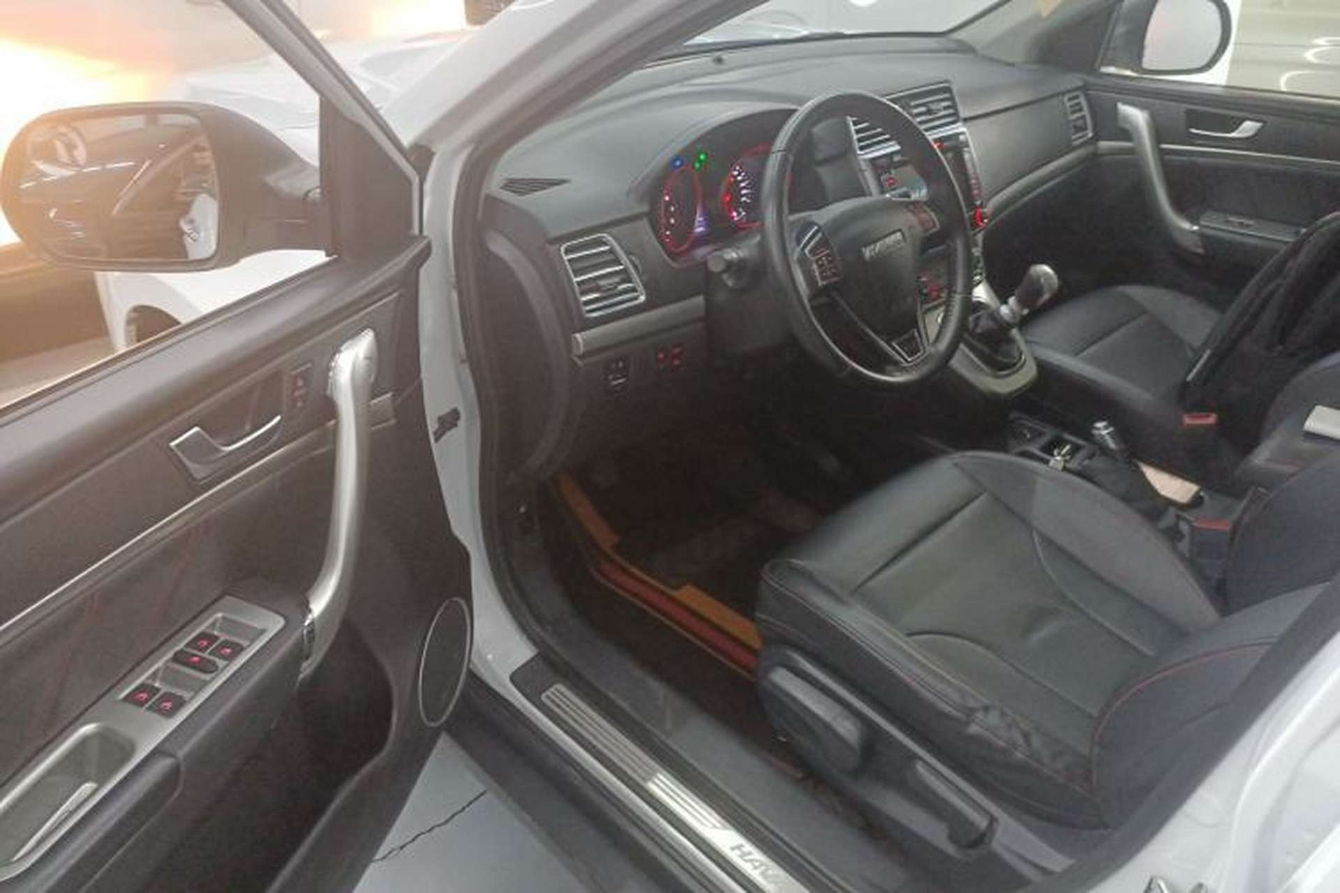 Used Haval M6 2018 1.5T Manual Two-Wheel Drive Elite Model Driver Seat