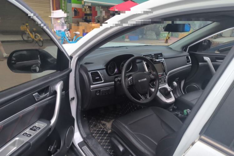 Used Haval M6 2018 1.5T Manual Two-Wheel Drive Elite Model Driver Seat