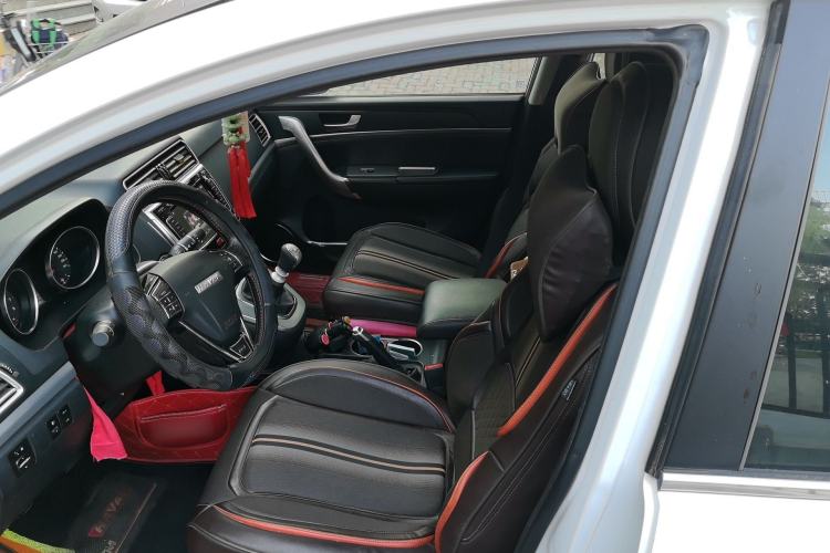 Used Haval M6 2018 1.5T Manual Two-Wheel Drive Elite Model Driver Seat