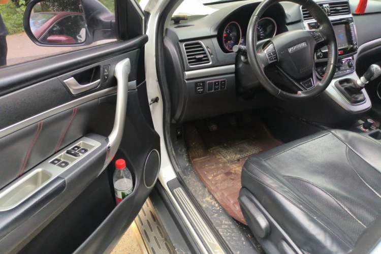 Used Haval M6 2018 1.5T Manual Two-Wheel Drive Elite Model Driver Seat