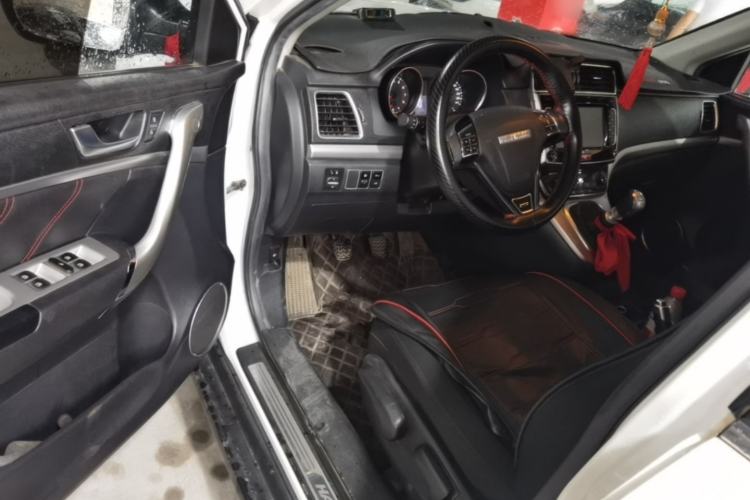 Used Haval M6 2018 1.5T Manual Two-Wheel Drive Urban Model Driver Seat