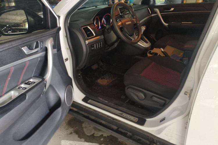 Used Haval M6 2018 Revised Version 1.5T DCT Two-Wheel Drive Urban Style Driver Seat