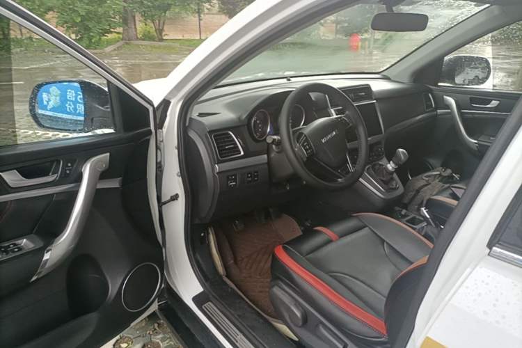 Used Haval M6 2018 1.5T Manual Two-Wheel Drive Urban Model Driver Seat