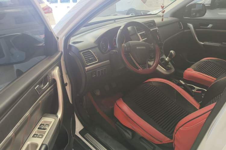 Used Haval M6 2018 1.5T Manual Two-Wheel Drive Elite Model Driver Seat