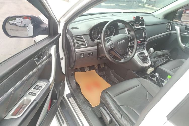 Used Haval M6 2018 1.5T Manual Two-Wheel Drive Elite Model Driver Seat