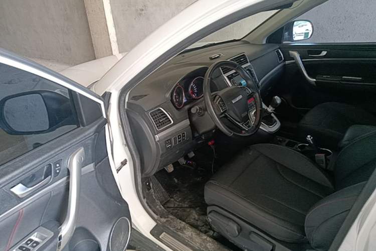 Used Haval M6 2018 1.5T Manual Two-Wheel Drive Elite Model Driver Seat