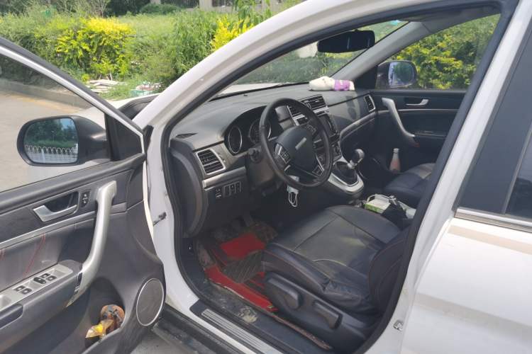Used Haval M6 2018 1.5T Manual Two-Wheel Drive Elite Model Driver Seat