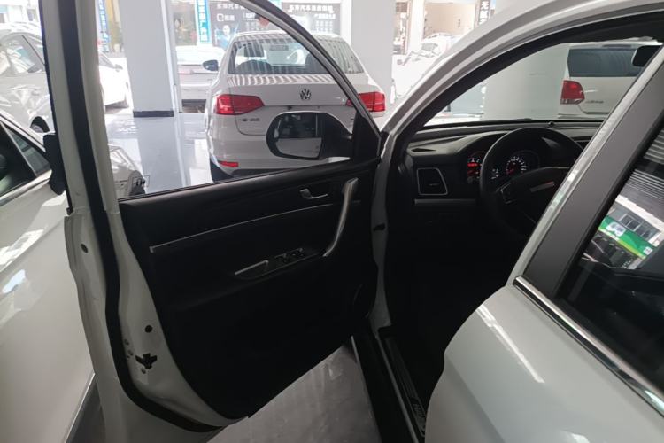 Used Haval M6 2018 Revised Version 1.5T DCT Two-Wheel Drive Elite Edition Driver Seat