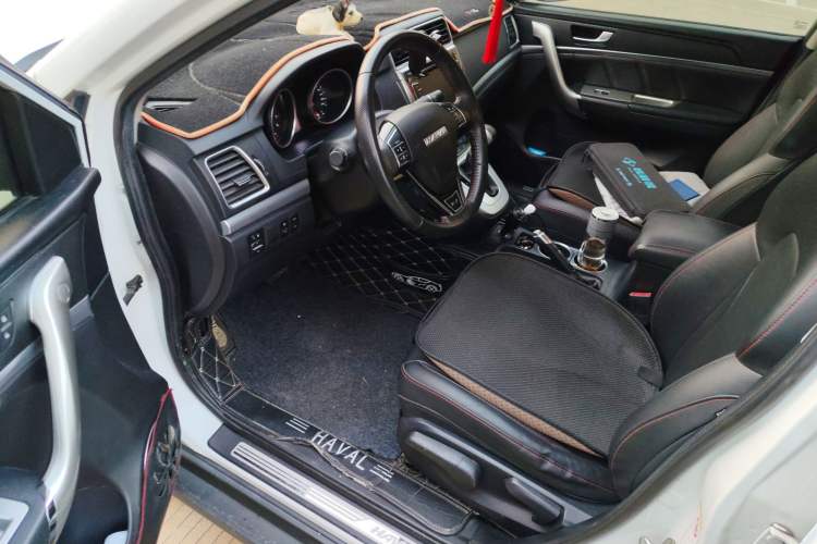 Used Haval M6 2018 1.5T DCT Two-Wheel Drive Elite Model Driver Seat