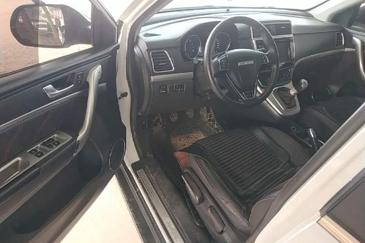 Used Haval M6 2018 1.5T Manual Two-Wheel Drive Elite Model Driver Seat