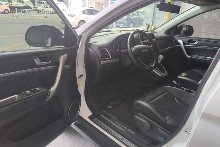 Used Haval M6 2018 Revised Version 1.5T DCT Two-Wheel Drive Elite Edition Driver Seat