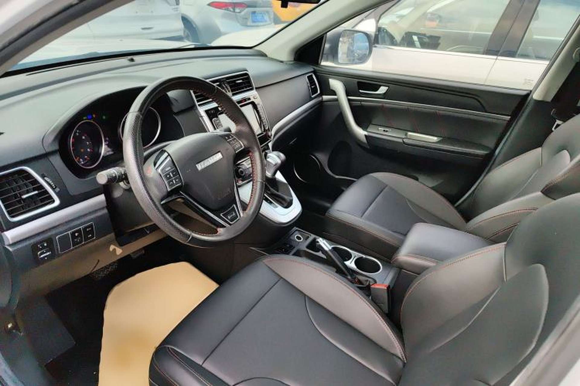 Used Haval M6 2018 1.5T DCT Two-Wheel Drive Elite Model Driver Seat
