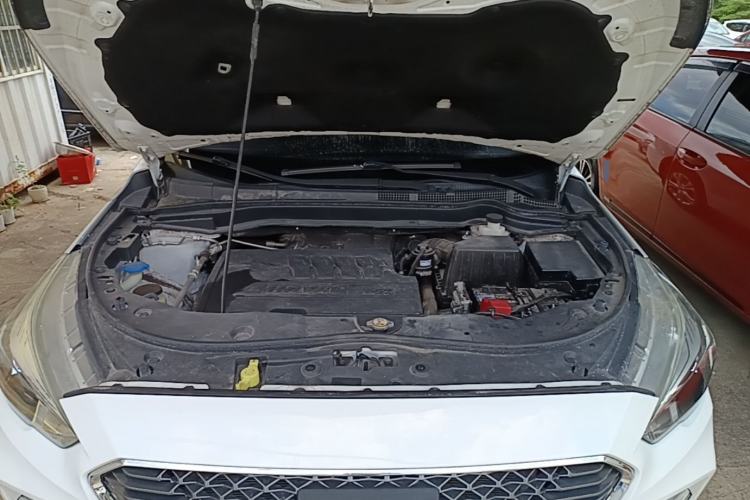 Used Haval M6 2018 1.5T DCT Two-Wheel Drive Elite Model Engine Bay
