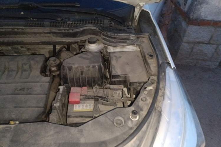 Used Haval M6 2018 1.5T Manual Two-Wheel Drive Elite Model Engine Bay Left